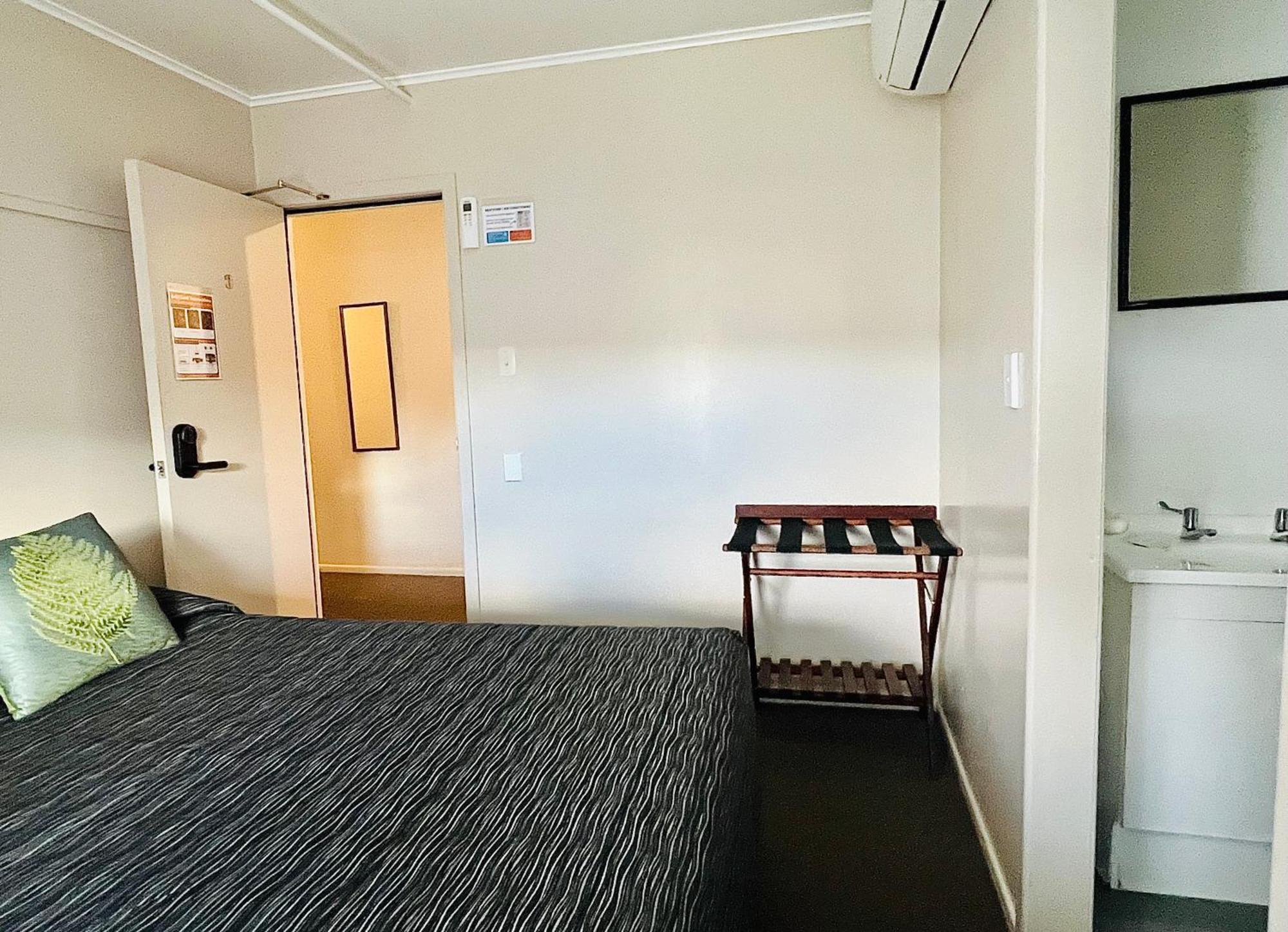 Seagulls Guesthouse Mount Maunganui Dış mekan fotoğraf